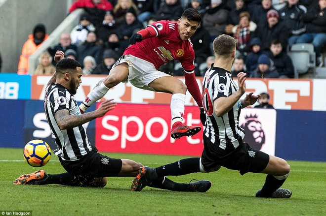 Cái dớp ghê gớm của Mourinho và Sanchez hạ sát Man United đớn đau - Ảnh 10.