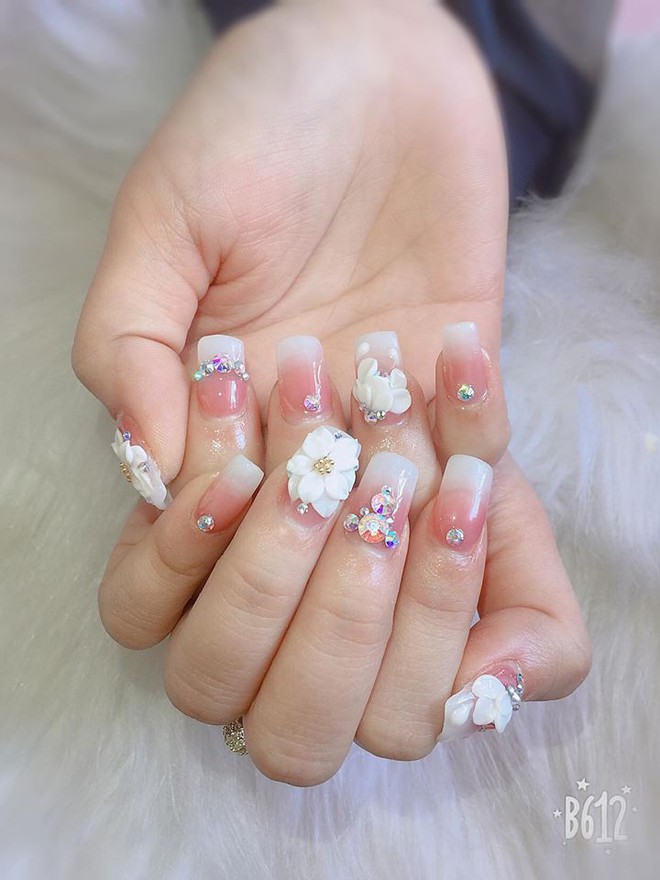 17 bộ nail tông đỏ rất sang chứ không sợ sến