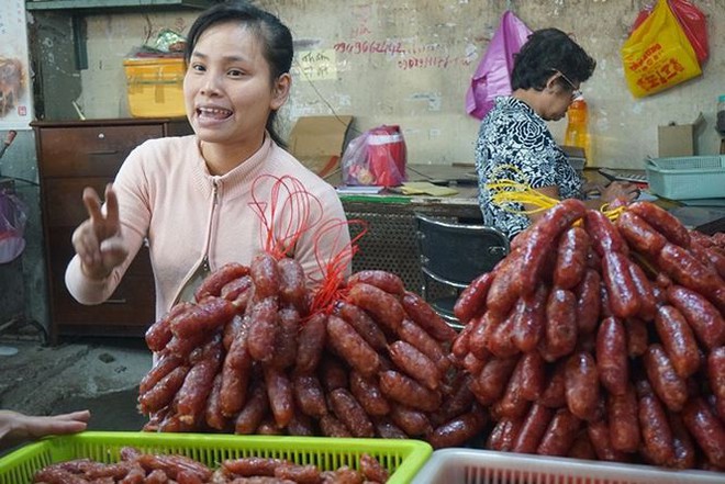 Chợ thủy hải sản khô lớn nhất Sài Gòn tất bật ngày cận Tết - Ảnh 12.