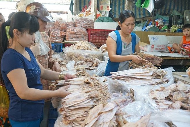 Chợ thủy hải sản khô lớn nhất Sài Gòn tất bật ngày cận Tết - Ảnh 16.