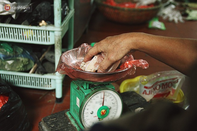 Chùm ảnh: Làng bánh chưng Tranh Khúc tất bật những ngày giáp Tết truyền thống - Ảnh 7.