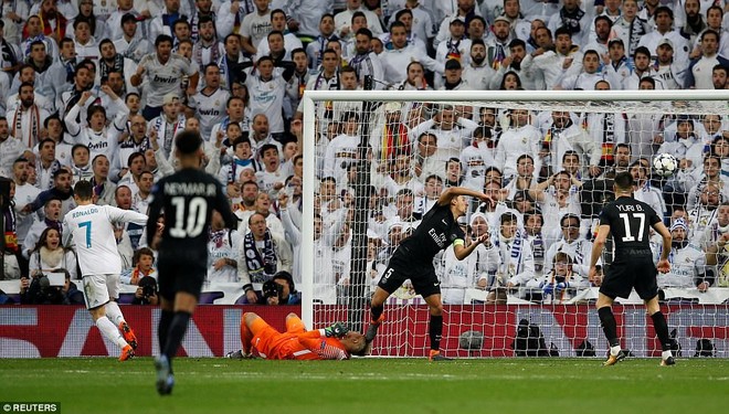 Lội ngược dòng bằng cú đúp khó tin, Ronaldo khiến Neymar nuốt hận - Ảnh 23.