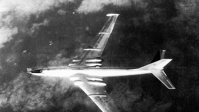 Ảnh: Myasishchev M-4, đối thủ đáng gờm của pháo đài bay B-52 - Ảnh 2.