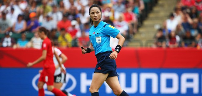 Nữ trọng tài đẳng cấp FIFA của Triều Tiên - Ảnh 2.