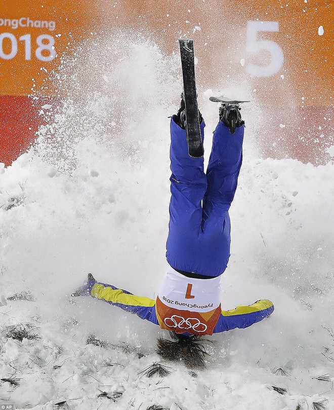 Những pha ngã sấp mặt tại Olympic mùa đông 2018 - Ảnh 1.