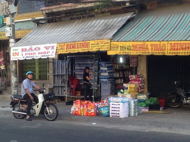 Chợ bán tấp nập ngày mùng 4, người mua vẫn ‘nghỉ Tết’  - Ảnh 12.