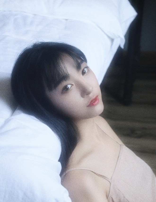 Chỉ nhờ một bức ảnh xuất thần, cô bạn Trung Quốc đã được mệnh danh nữ thần góc nghiêng - Ảnh 2.