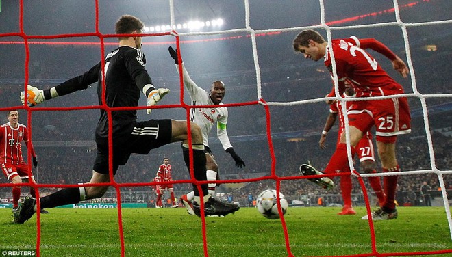 Đại thắng 5 sao, Bayern Munich sớm book vé vào tứ kết Champions League - Ảnh 2.