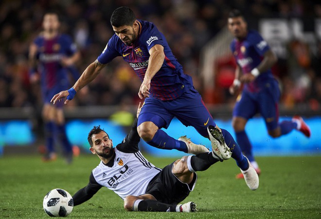 Bộ đôi Messi - Suarez là nguồn sống, nhưng cũng là tử huyệt của Barca - Ảnh 3.