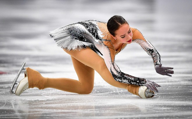 Nữ hoàng sân băng 15 tuổi người Nga phá kỷ lục thế giới tại Olympic mùa đông - Ảnh 2.