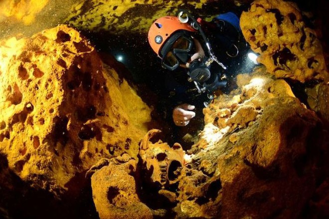 Lặn xuống hang động lớn nhất thế giới, phát hiện thế giới bí ẩn của người Maya - Ảnh 6.