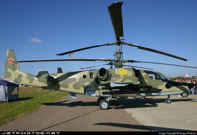 Soi sức mạnh trực thăng “cá mập đen” Ka-50 của Nga - Ảnh 4.