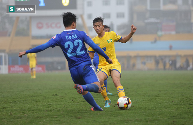 Sao U23 Việt Nam mắc sai lầm nghiêm trọng, SLNA lỡ vàng đầy tiếc nuối - Ảnh 2.