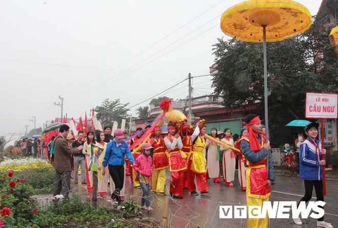 Ảnh: Lễ hội rước cá Sủ vàng độc đáo của ngư dân Hải Phòng - Ảnh 4.