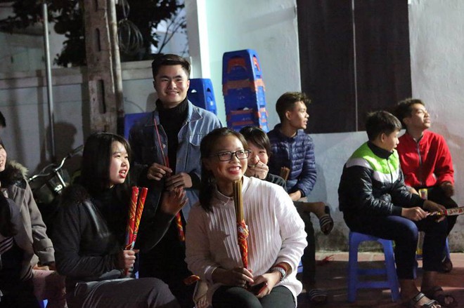 Hà Nội: Hàng trăm người dân dự lễ hội lấy đỏ đầu năm - Ảnh 12.