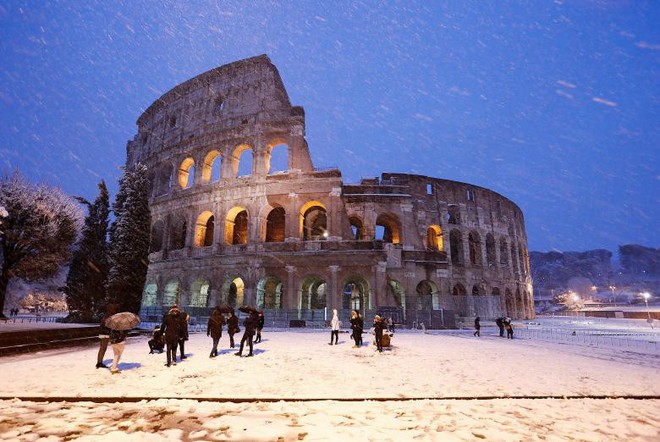 “Thành phố Vĩnh cửu” Rome bỗng hóa trắng xóa sau trận tuyết kỷ lục - Ảnh 5.