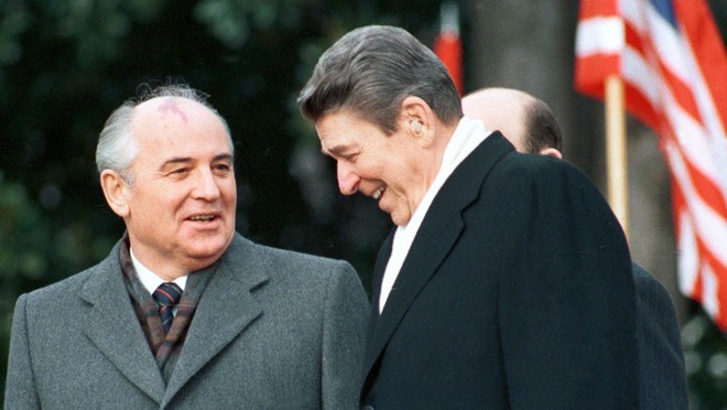 Gorbachev đã thỏa thuận bí mật gì với Reagan khiến Liên Xô gục ngã? - Ảnh 2.