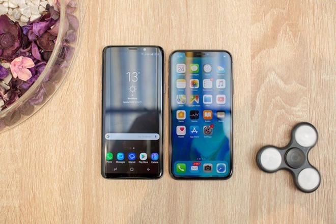 So sánh nhanh Samsung Galaxy S9 vs Apple iPhone X - Ảnh 2.