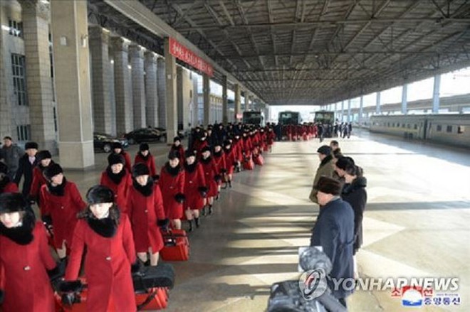 Hôm nay, đoàn văn công Triều Tiên đi phà tới Hàn Quốc   - Ảnh 1.
