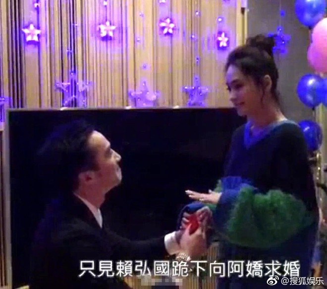 Hé lộ hình ảnh Chung Hân Đồng được bạn trai kém 4 tuổi quỳ gối cầu hôn - Ảnh 1.