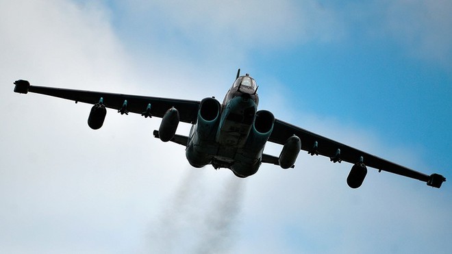 Chân dung phi công cường kích Su-25 hy sinh anh hùng tại Syria - Ảnh 1.