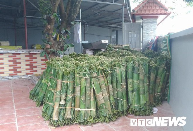 Làng Tranh Khúc tất bật bánh chưng bán Tết - Ảnh 1.