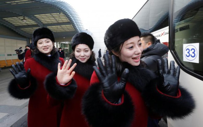 Cận cảnh nhan sắc 229 mỹ nữ thuộc đội quân sắc đẹp Triều Tiên vừa đổ bộ Hàn Quốc - Ảnh 2.