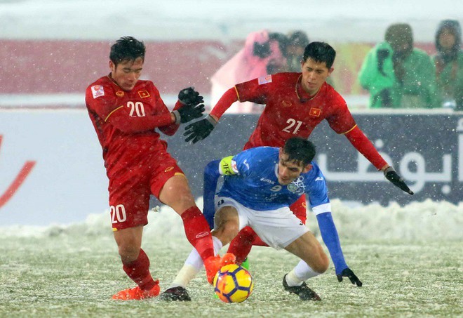 Quang Hải đá bóng từ thiện, tiền thưởng cho U23 Việt Nam vượt 40 tỷ đồng - Ảnh 2.