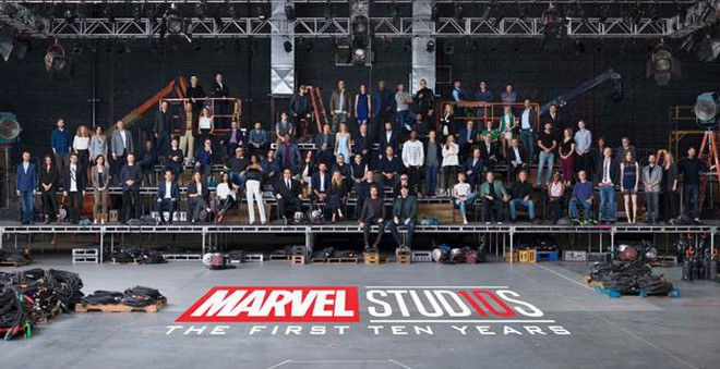 Tấm ảnh lịch sử  đánh dấu chặng đường 10 năm của dàn siêu anh hùng Marvel - Ảnh 1.