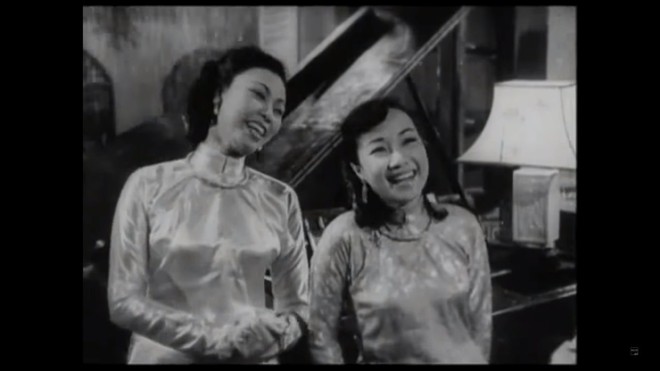 Bất ngờ trước nhan sắc và giọng hát của 2 mỹ nhân phim Việt cách đây 63 năm - Ảnh 4.