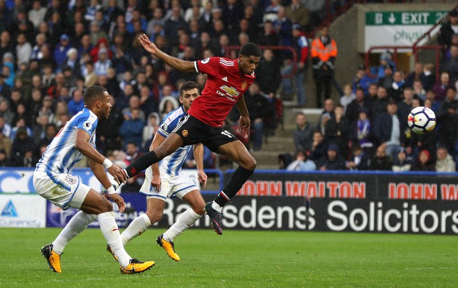 Marcus Rashford: Mourinho bó tay, Man United phập phồng lo sợ cho viên ngọc quý - Ảnh 4.