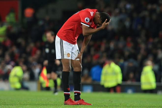 Marcus Rashford: Mourinho bó tay, Man United phập phồng lo sợ cho viên ngọc quý - Ảnh 3.