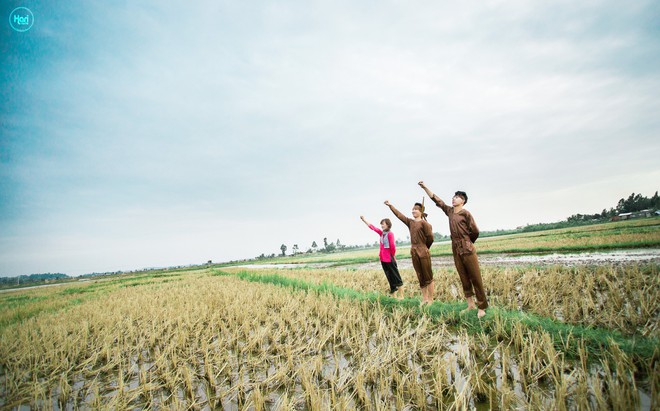 Bộ ảnh siêu ngược đời - em trai thử rách cả váy cưới để chiều lòng chị gái - Ảnh 15.