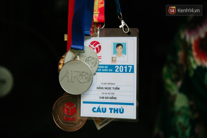 Về thăm căn nhà nhỏ cũ kỹ của gia đình thủ môn U23 Việt Nam: Mẹ ung thư, cha mất khả năng lao động - Ảnh 11.