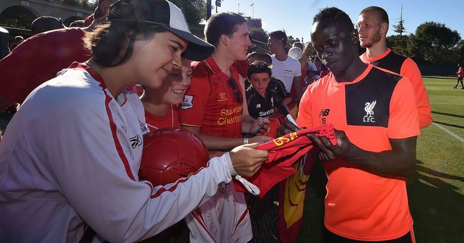 Sadio Mane: Đôi giày rách, mảnh đất bán đi và giọt nước mắt mặn mòi của mẹ - Ảnh 6.