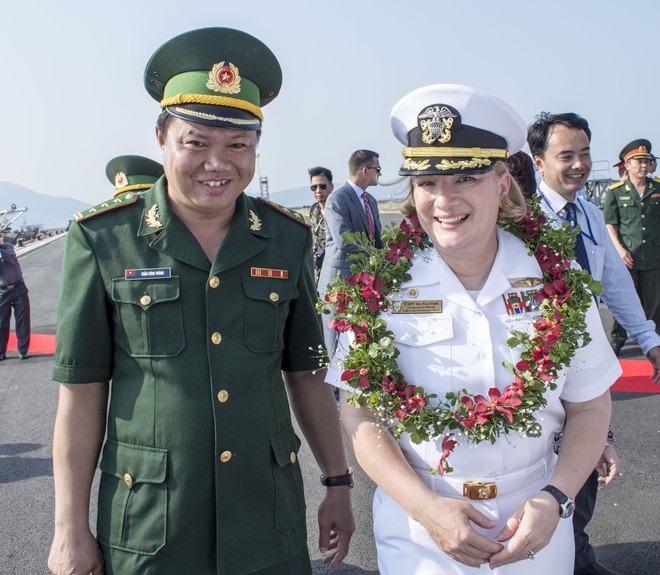 Bông hồng thép - Chỉ huy tuần dương hạm Mỹ ở Đà Nẵng mà Nga đánh giá mạnh nhất TG là ai? - Ảnh 2.