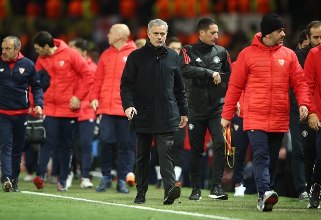 Nào phải lỗi của Mourinho, mà bởi Man United đang tự huyễn hoặc mình - Ảnh 3.