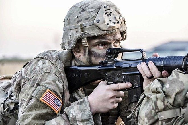 Ảnh: Lính Mỹ huấn luyện sử dụng đa dạng nhiều loại súng - Ảnh 2.