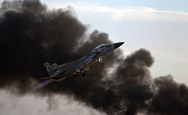 Báo Nga nêu giả thuyết chấn động: Chính Israel đã bắn hạ tiêm kích F-16 của mình? - Ảnh 1.