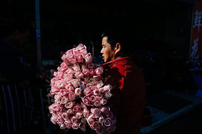 Nghề làm người tình của các đại gia: Hoa hồng, nước mắt và những cái giá phải trả của các cô gái nghèo Trung Quốc - Ảnh 3.