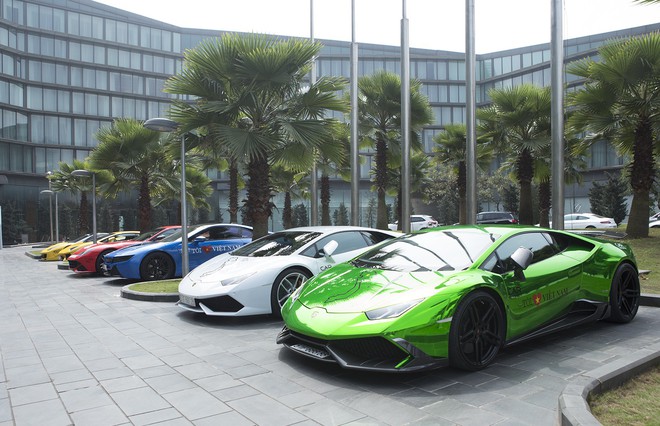 Dàn siêu xe tham dự Car & Passion 2018 đổ bộ khách sạn Hà Nội - Ảnh 1.