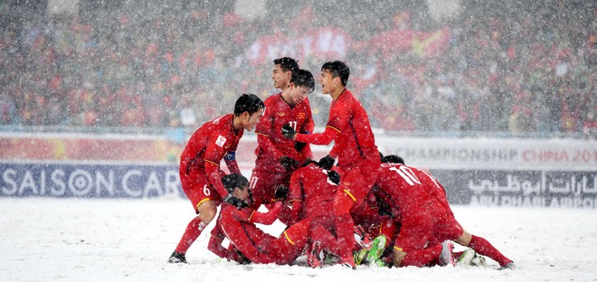 42,8 tỷ đồng tiền thưởng cho U23 Việt Nam: Đau đầu tính thuế thu nhập cá nhân - Ảnh 2.