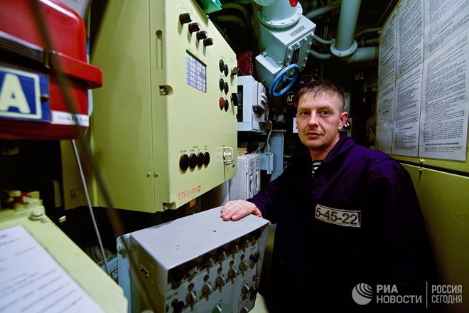 Bên trong tàu ngầm Kilo 636.3 ‘Hố đen đại dương’ của Hải quân Nga - Ảnh 6.