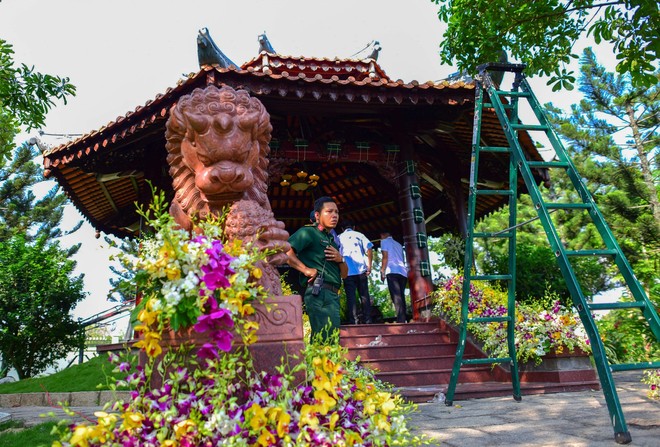 Cận cảnh nơi yên nghỉ của cố Thủ tướng Phan Văn Khải bên cạnh mộ phần người vợ - Ảnh 12.
