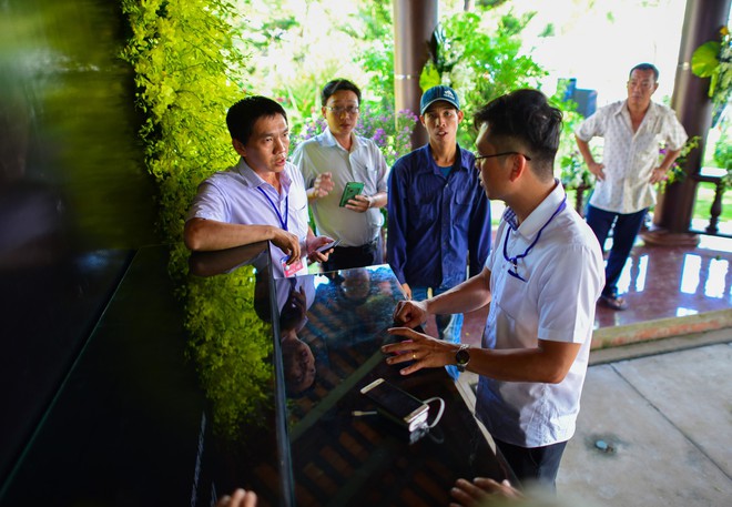 Cận cảnh nơi yên nghỉ của cố Thủ tướng Phan Văn Khải bên cạnh mộ phần người vợ - Ảnh 2.