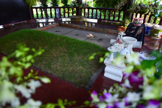 Cận cảnh nơi yên nghỉ của cố Thủ tướng Phan Văn Khải bên cạnh mộ phần người vợ - Ảnh 4.
