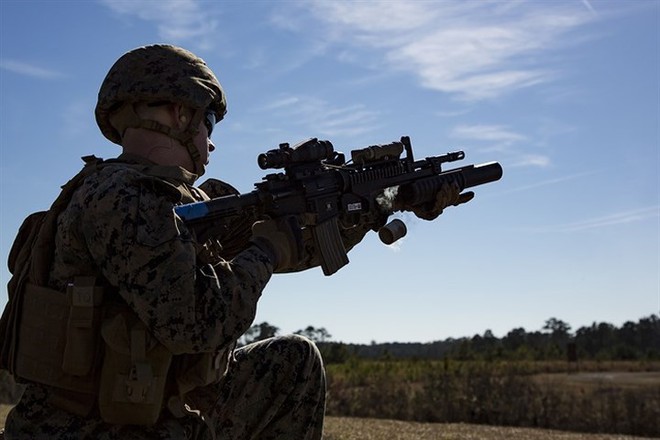 Cận cảnh thủy quân lục chiến Mỹ tác xạ với mọi loại súng - Ảnh 6.