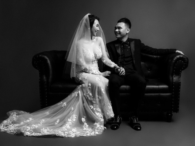 Khắc Việt chính thức tung ảnh cưới với nữ DJ gợi cảm - Ảnh 1.