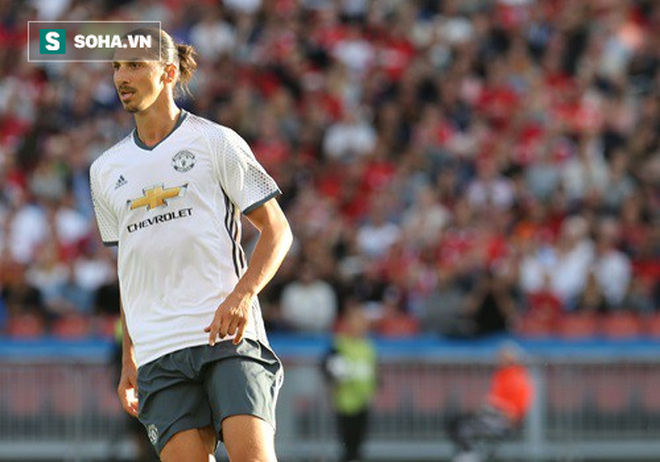 32 khoảnh khắc không thể quên của Ibrahimovic trong màu áo Man United - Ảnh 3.