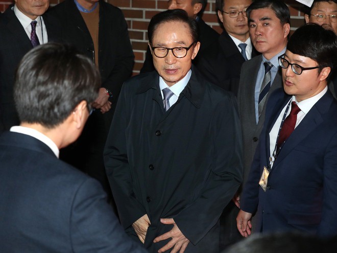 Ông Lee Myung-bak nói gì trong thư hối lỗi dày 3 trang được viết 2 ngày trước khi bị bắt? - Ảnh 3.